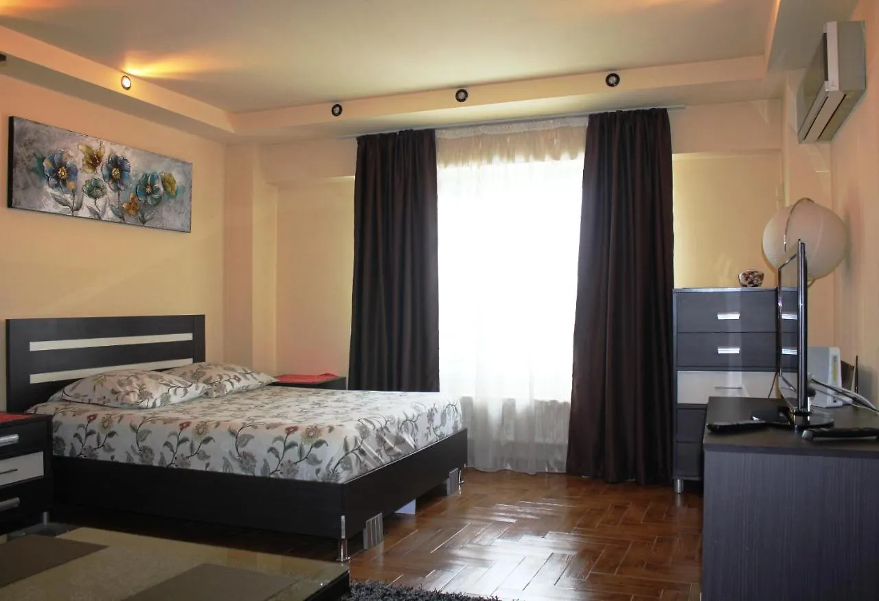 Burebista Boulevard, Premium Studio Bükreş